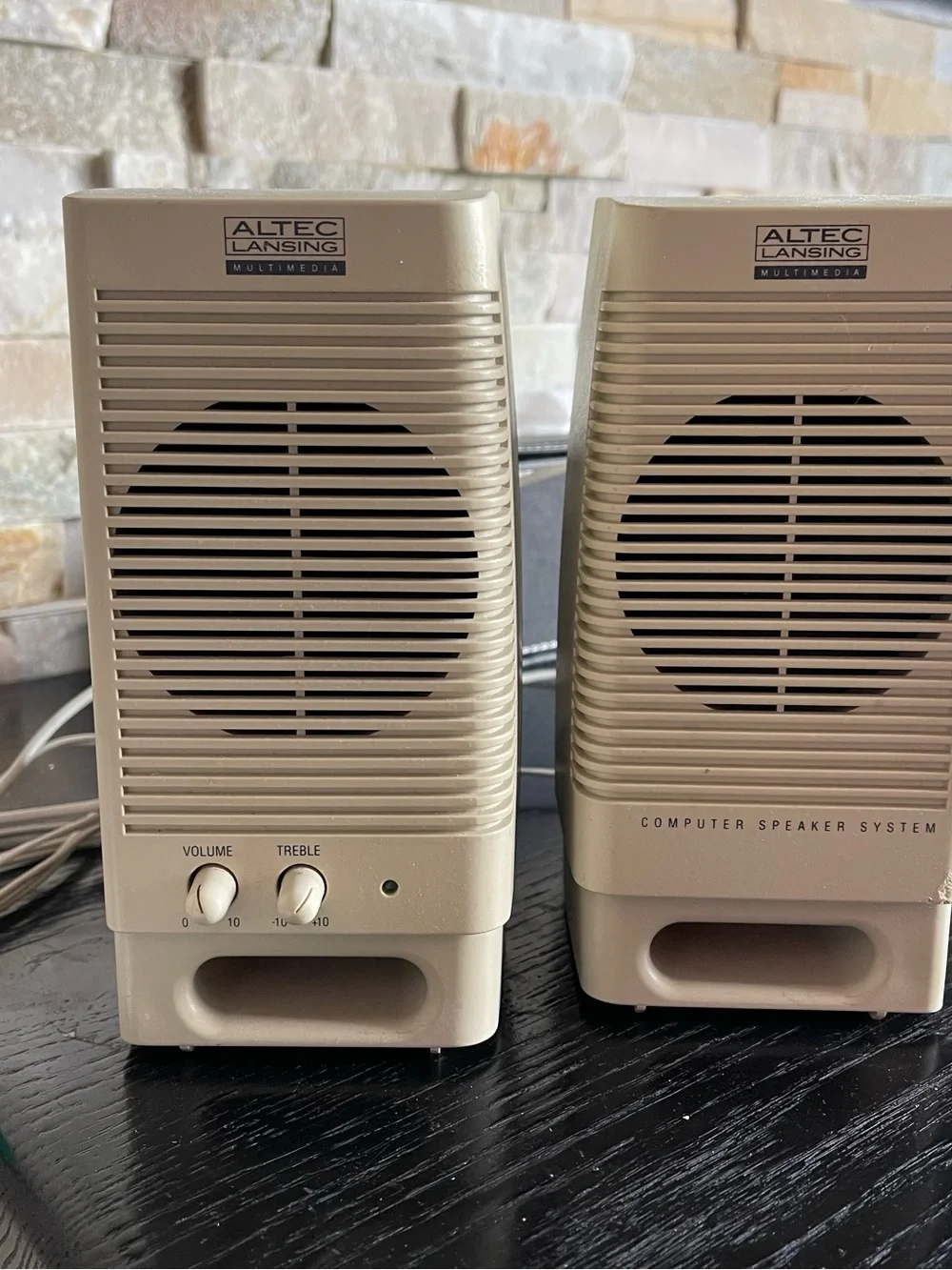 Beige Computer Speaker System - Picture 1 of 3